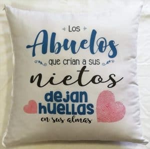 COJÍN ABUELOS DEJAN HUELLAS
