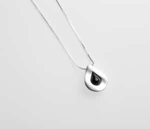 COLGANTE PLATA Y AZABACHE