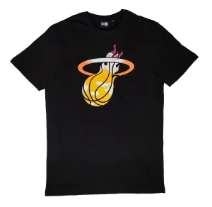 Camiseta manga corta Miami Heat "NBA Sky Print" de New Era en Negro
