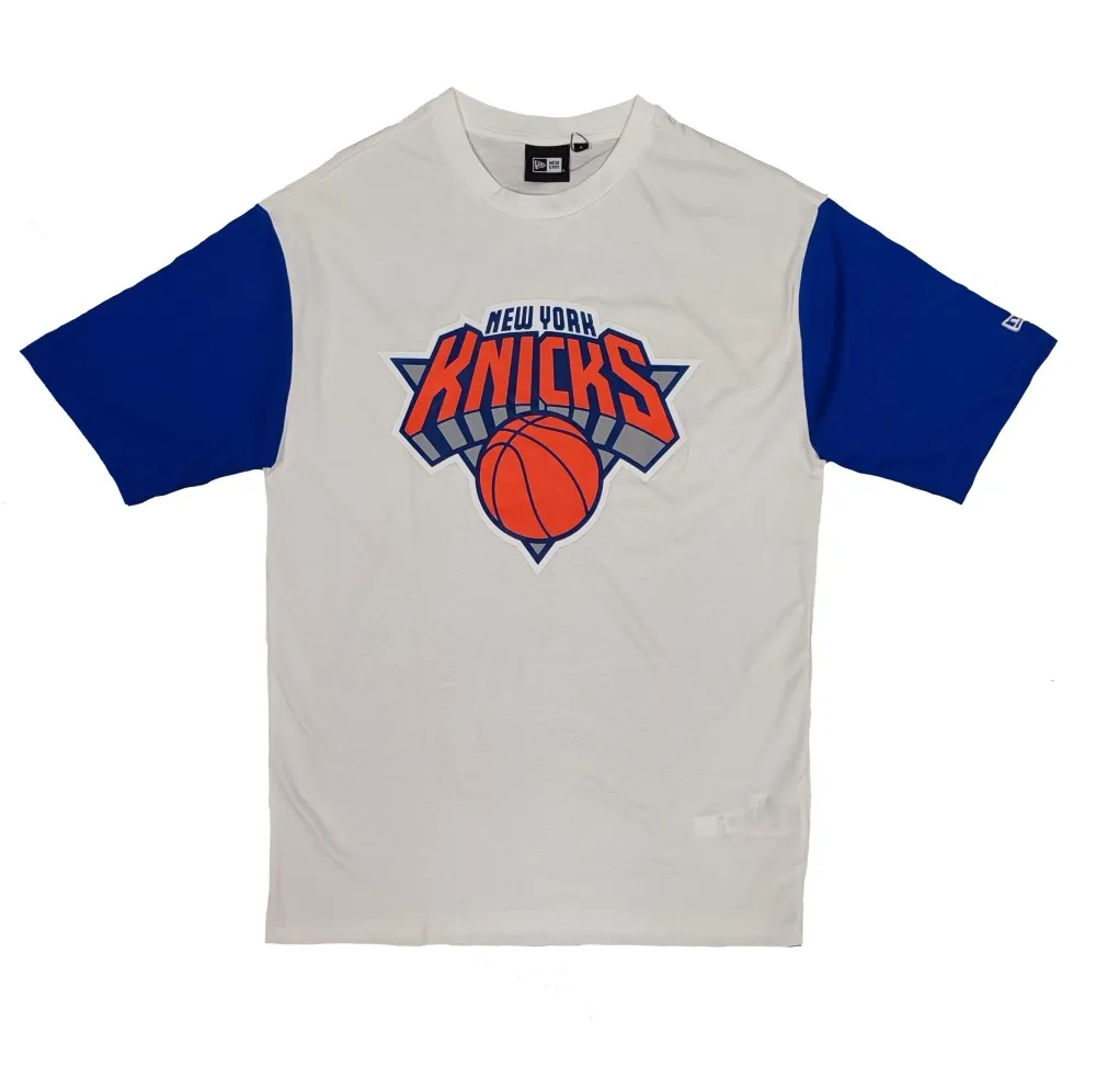 Camiseta manga corta New York Knicks "NBA Color Insert" Oversized de New Era en Blanco