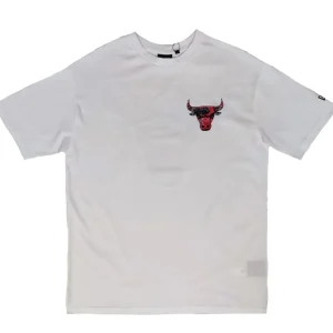 Camiseta «NBA Infill Team Logo Chicago Bulls» New Era , Oversized en Blanco