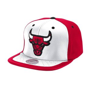GORRA CHICAGO BULLS NBA DAY 1 – MITCHELL AND NESS WHITE-RED