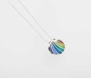 Colgante Plata Mini Esmalte Multicolor Concha | Colección Itinere | Fink Orfebre