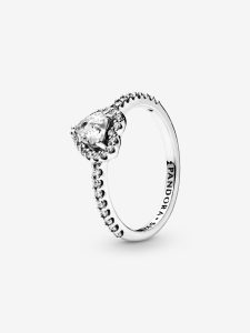 Anillo Corazón en Relieve