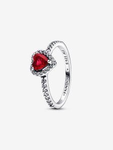 Anillo Corazón Rojo en Relieve