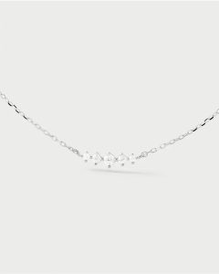 Collar elegante adornado