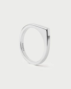 Anillo geométrico con forma re